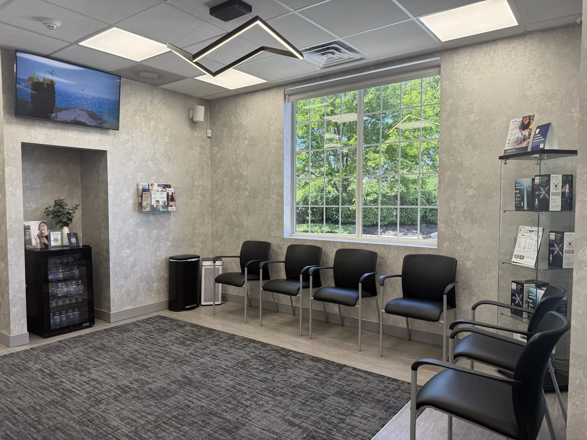 The comfortable patient waiting area at Clearbrook Advanced Dental Care in Cranbury, NJ